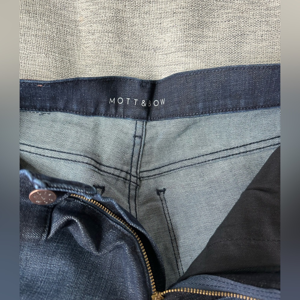 Mott & Bow men’s slim jeans. Size 29 waist 30 length. Brand new unworn.